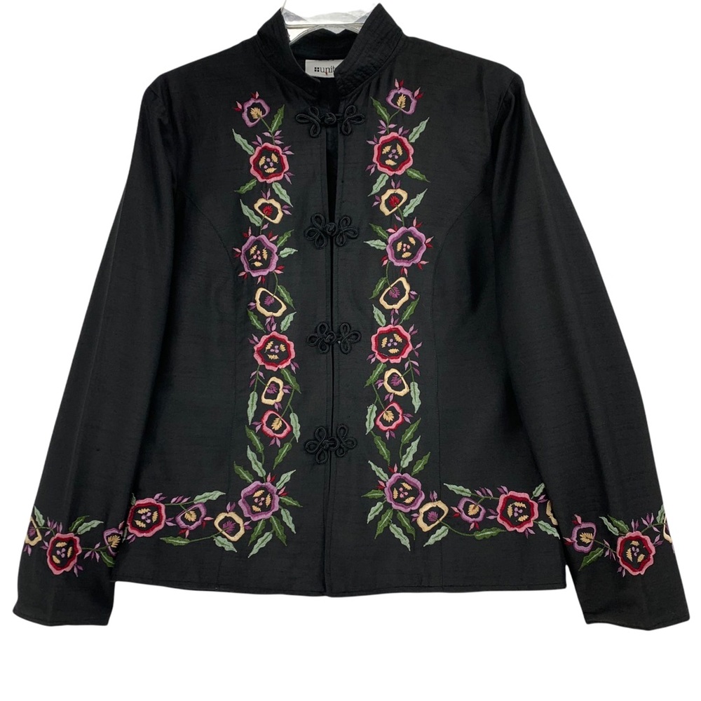 🔥Stunning silk blend lightweight black Embroidered Jacket – Boho Chic Vibes!🔥
